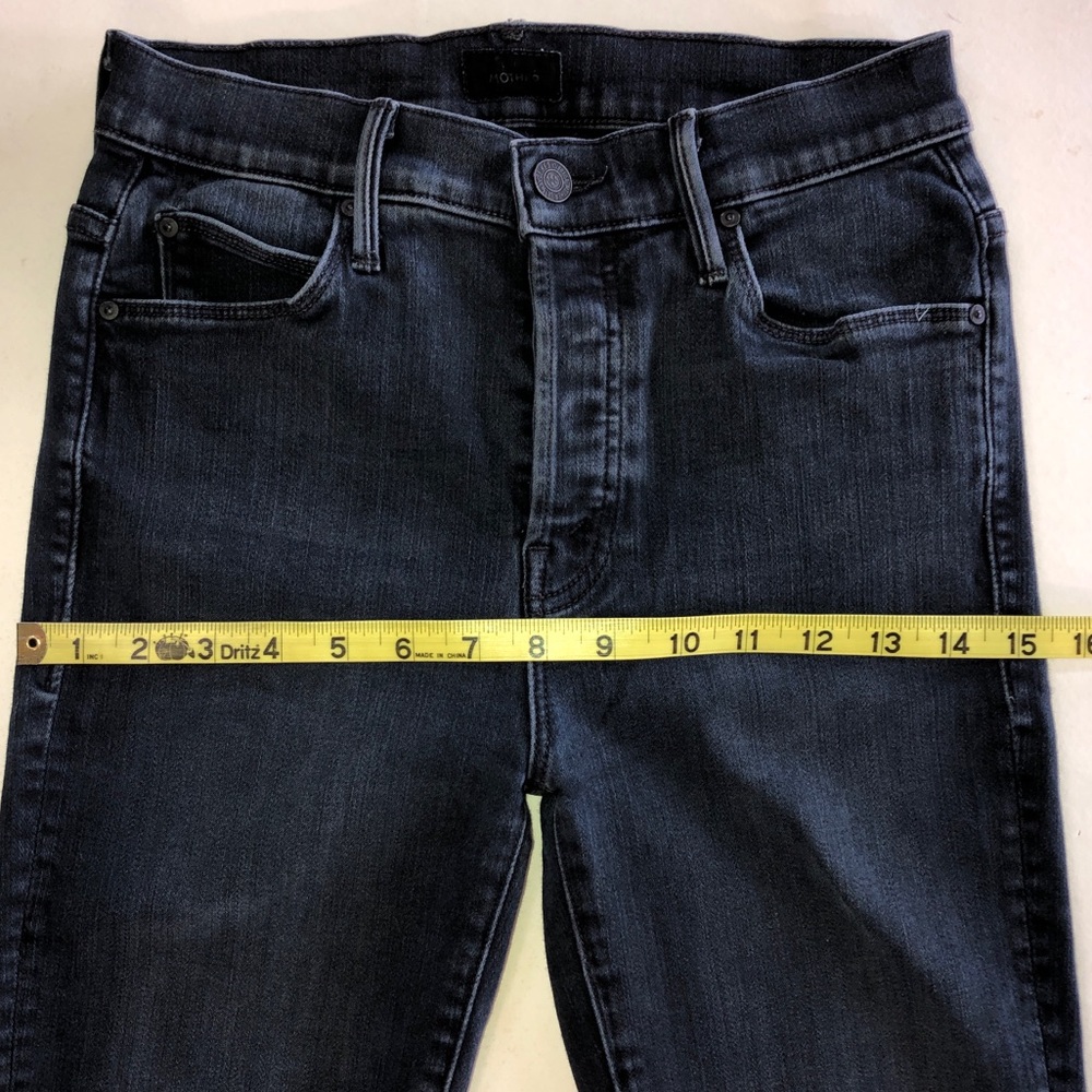 MOTHER The Stunner Crop Blackbird Wash Buttonfly Jeans (25) - Picture 8 of 17